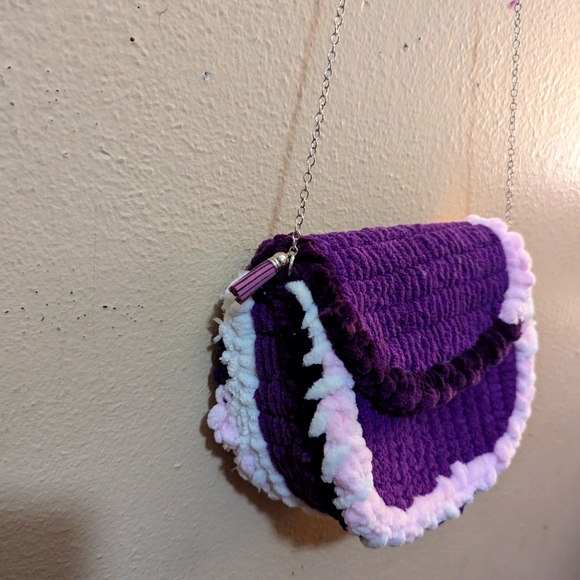 Handbag - Picture 3 of 6